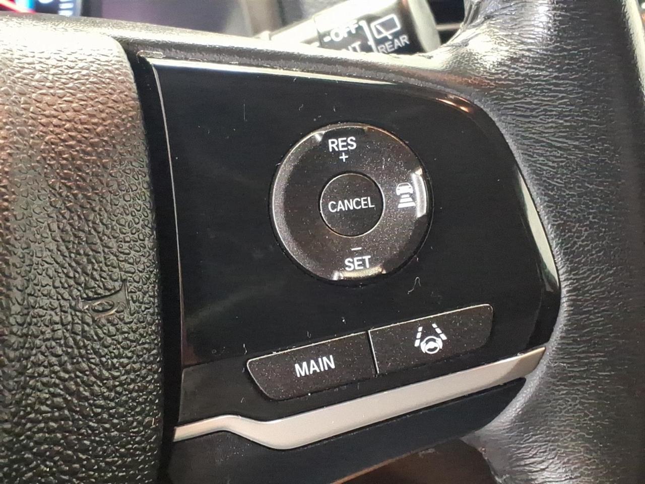 Honda Pilot Touring w/Rear Captain's Chairs AWD 2019