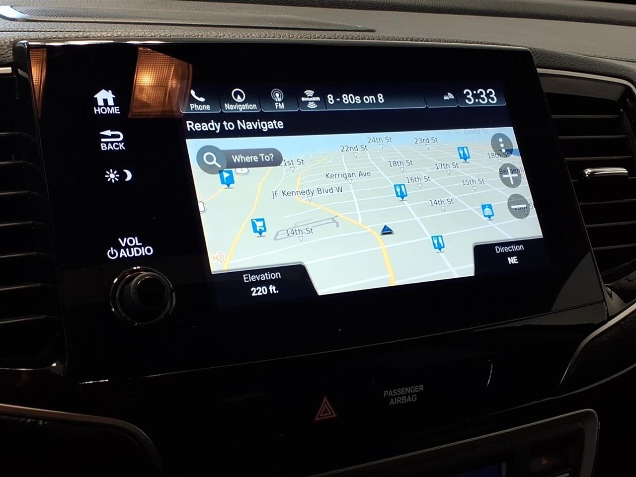 Honda Pilot Touring w/Rear Captain's Chairs AWD 2019