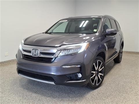 2019 Honda Pilot Touring w/Rear Captain's Chairs AWD