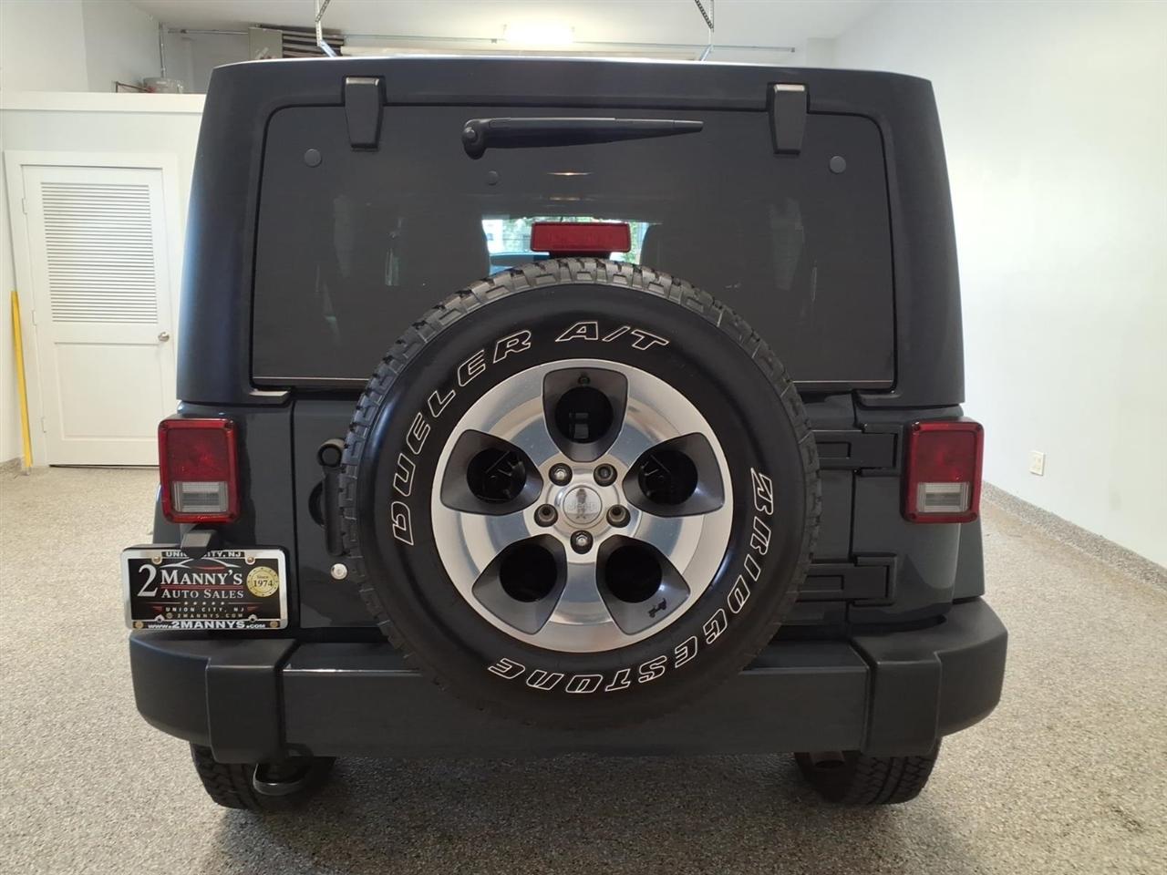 Jeep Wrangler Unlimited 4WD 4dr Sahara 2017