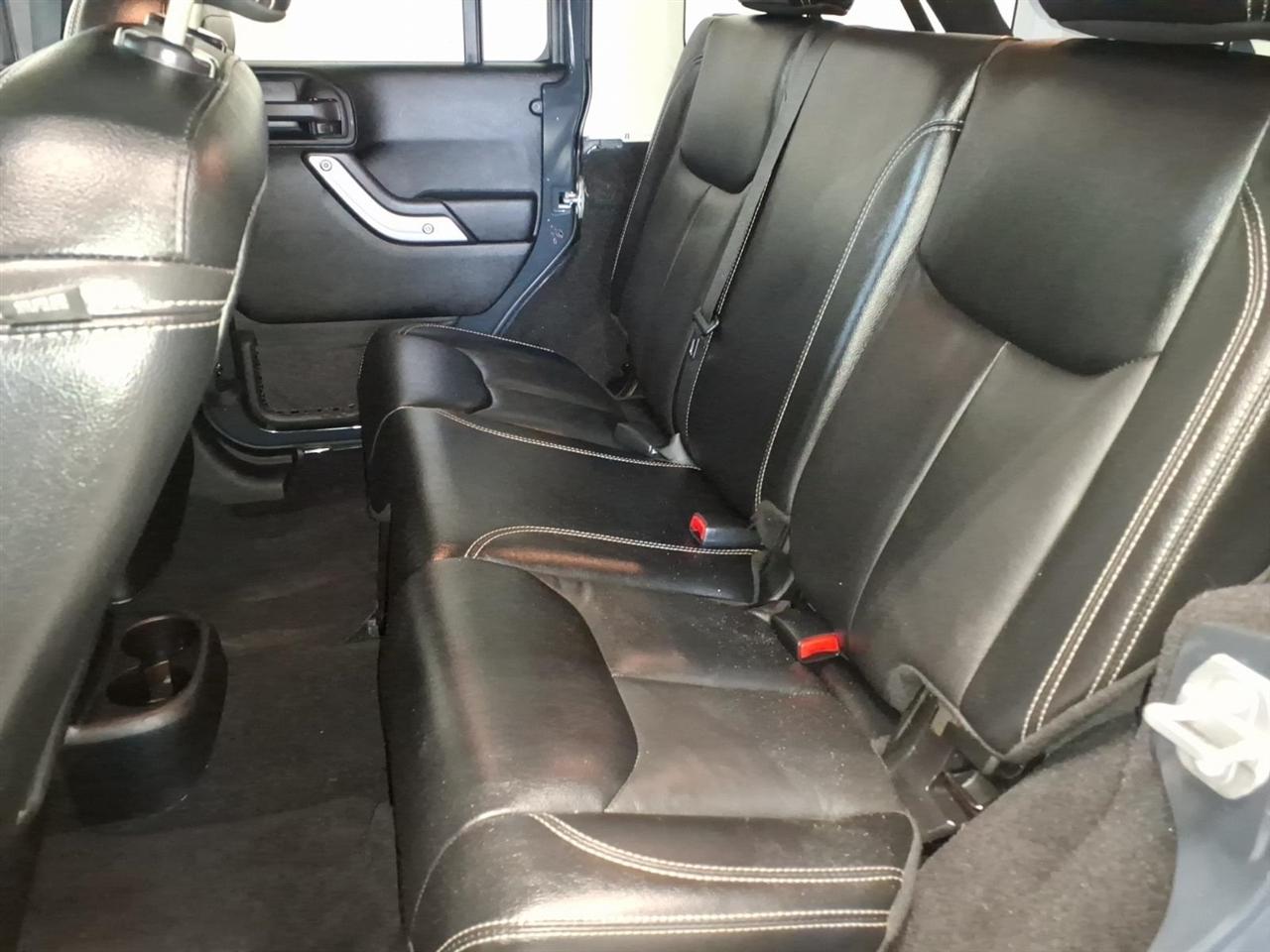 Jeep Wrangler Unlimited 4WD 4dr Sahara 2017