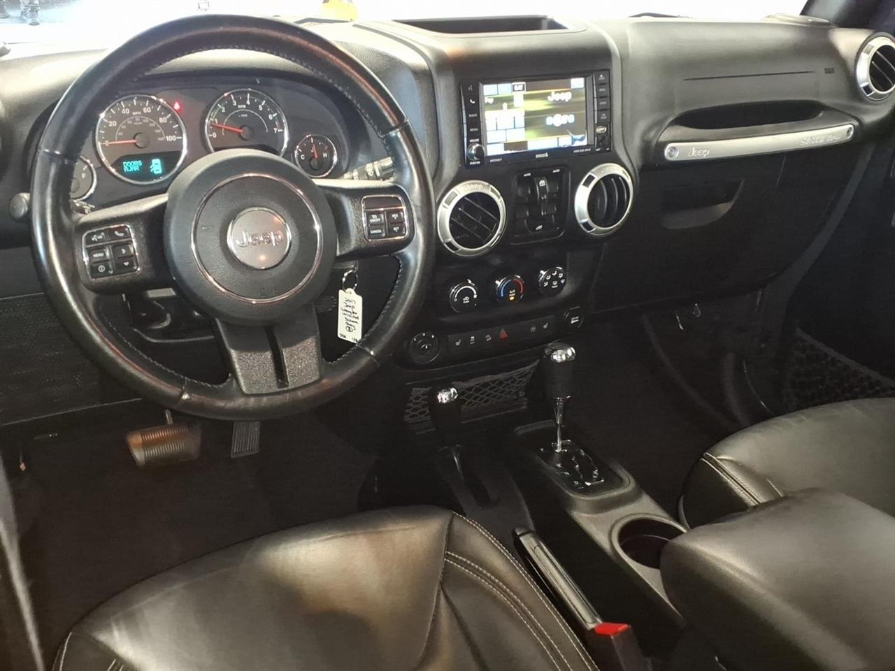 Jeep Wrangler Unlimited 4WD 4dr Sahara 2017