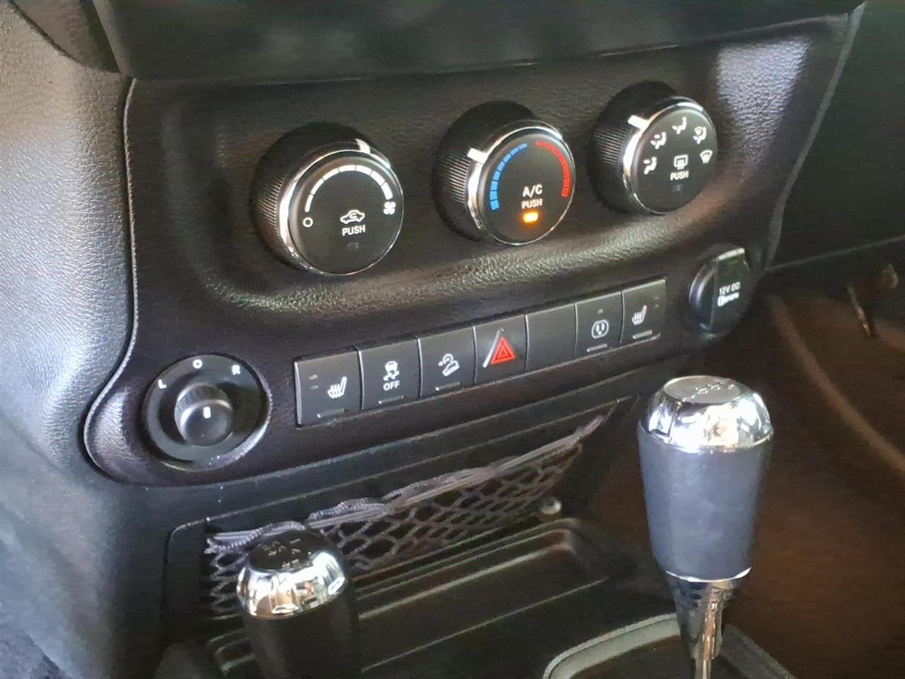 Jeep Wrangler Unlimited 4WD 4dr Sahara 2017