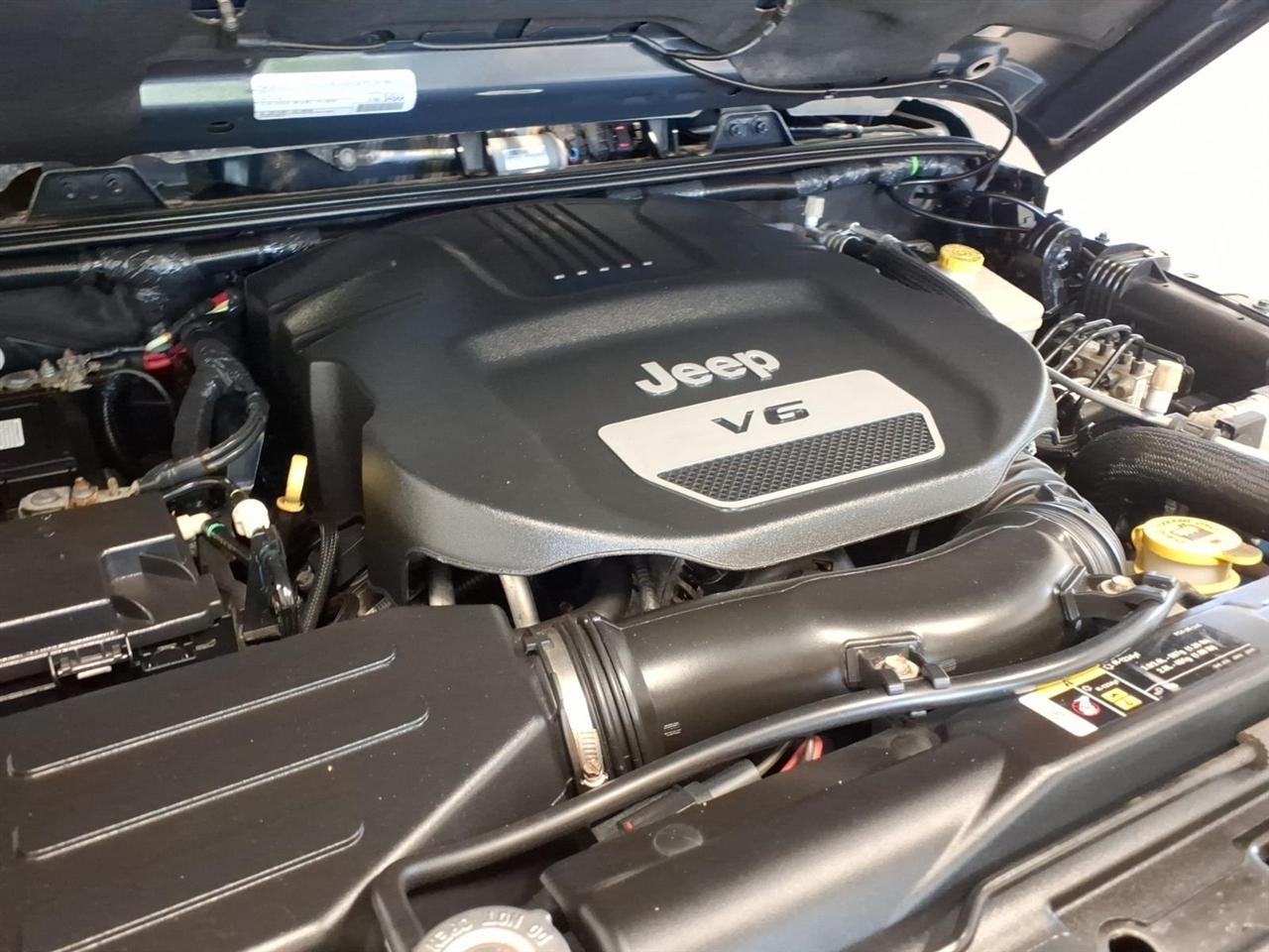 Jeep Wrangler Unlimited 4WD 4dr Sahara 2017