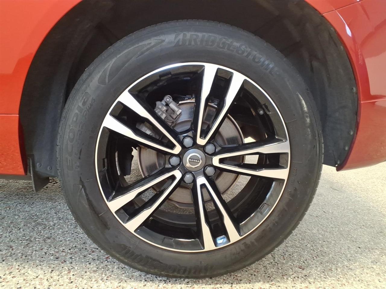 Volvo XC60 T5 AWD Momentum 2019