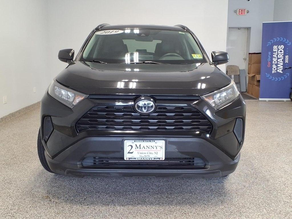 Toyota RAV4 LE AWD (Natl) 2019
