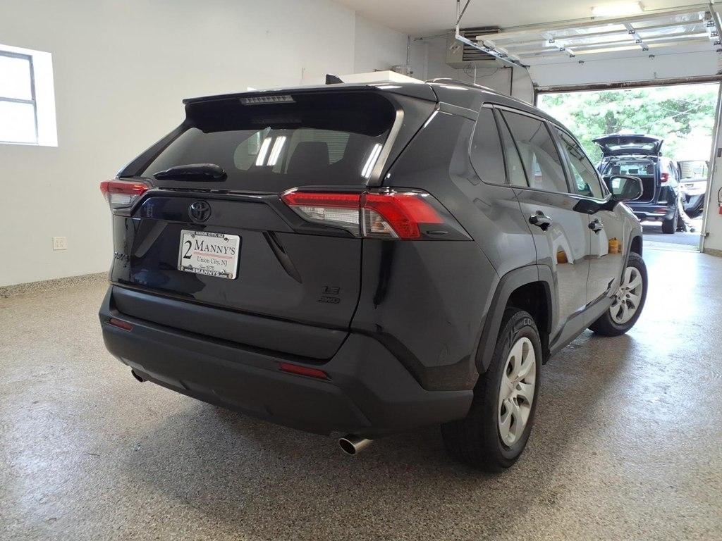 Toyota RAV4 LE AWD (Natl) 2019