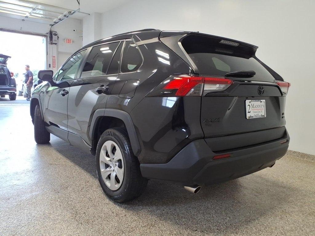 Toyota RAV4 LE AWD (Natl) 2019