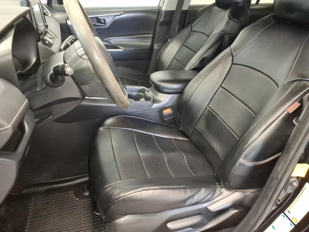 Toyota RAV4 LE AWD (Natl) 2019
