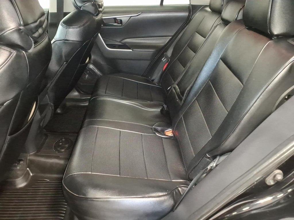 Toyota RAV4 LE AWD (Natl) 2019