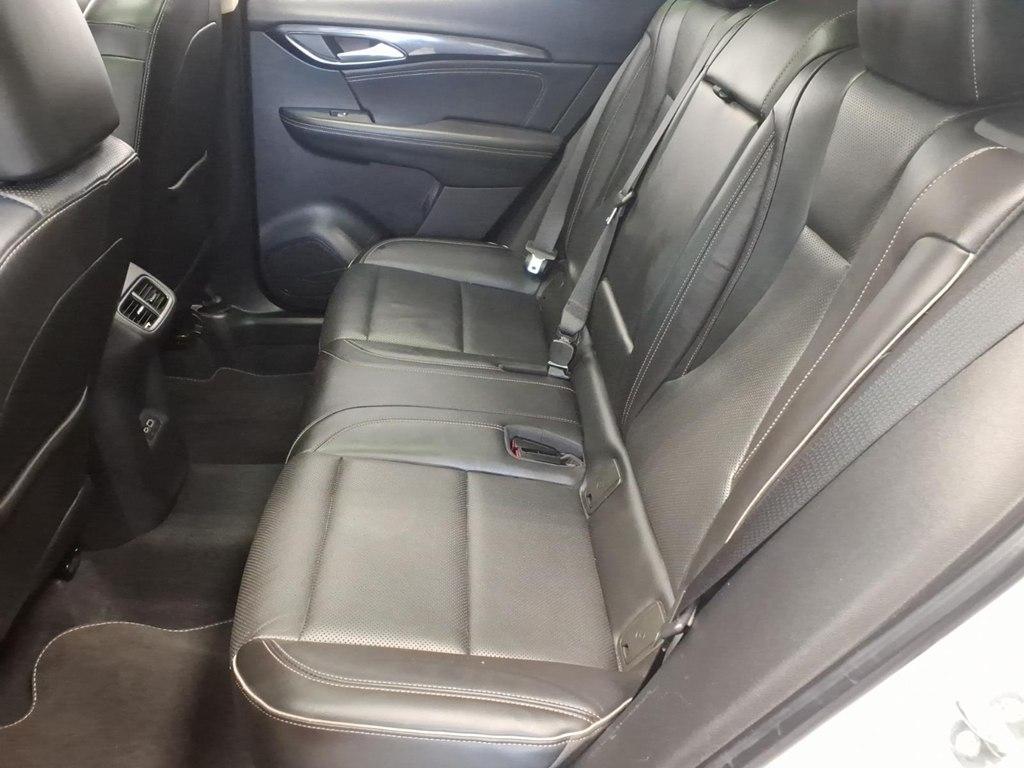 Buick Envision  2021
