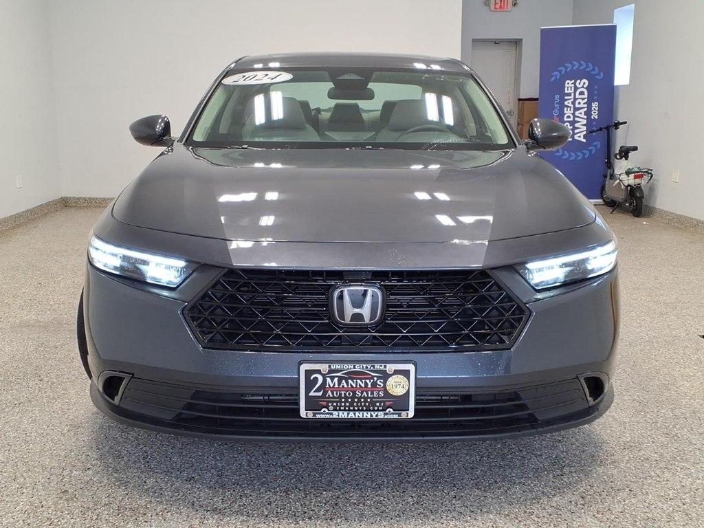 Honda Accord photo 2