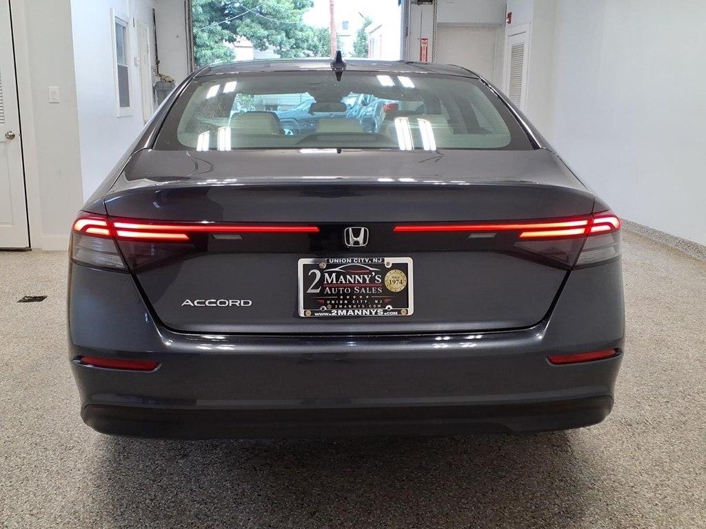 Honda Accord photo 5
