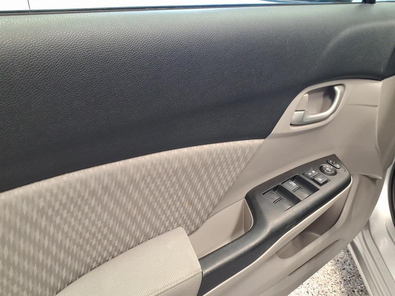 Honda Civic Sedan 4dr CVT LX 2015