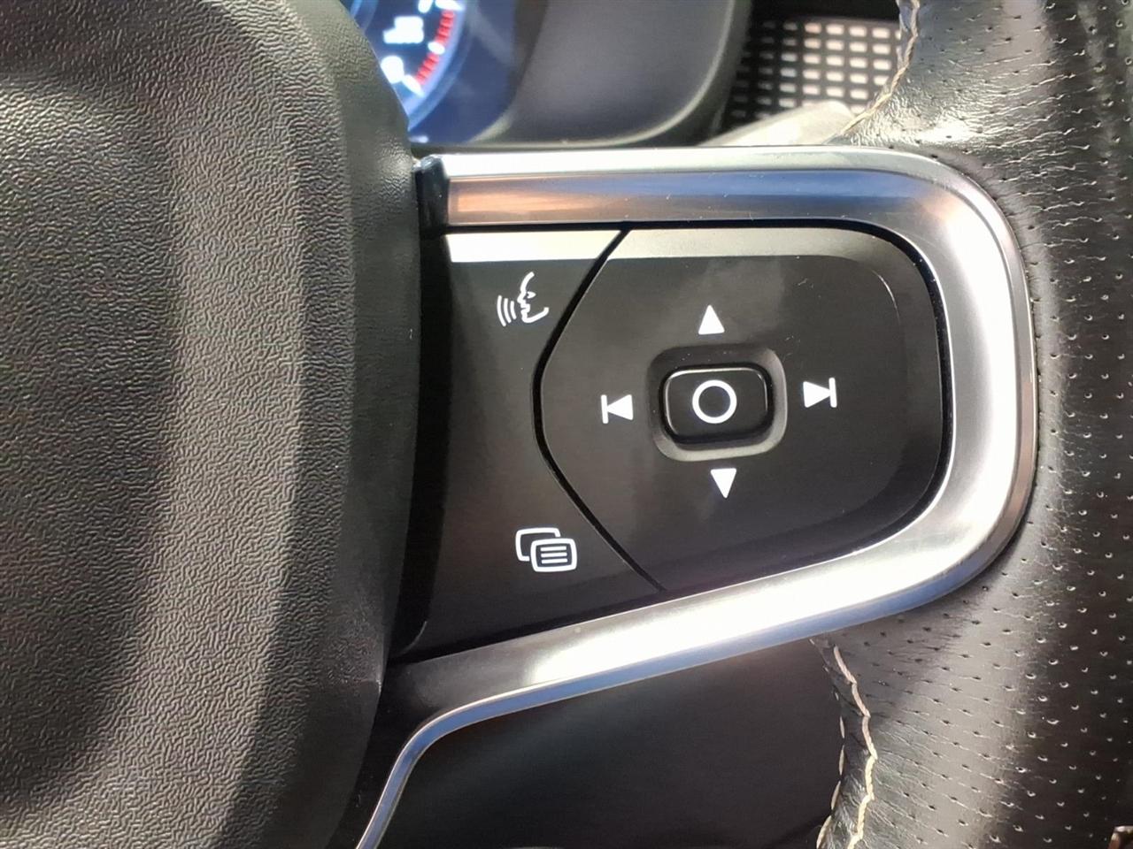 Volvo XC40 T5 AWD R-Design 2021
