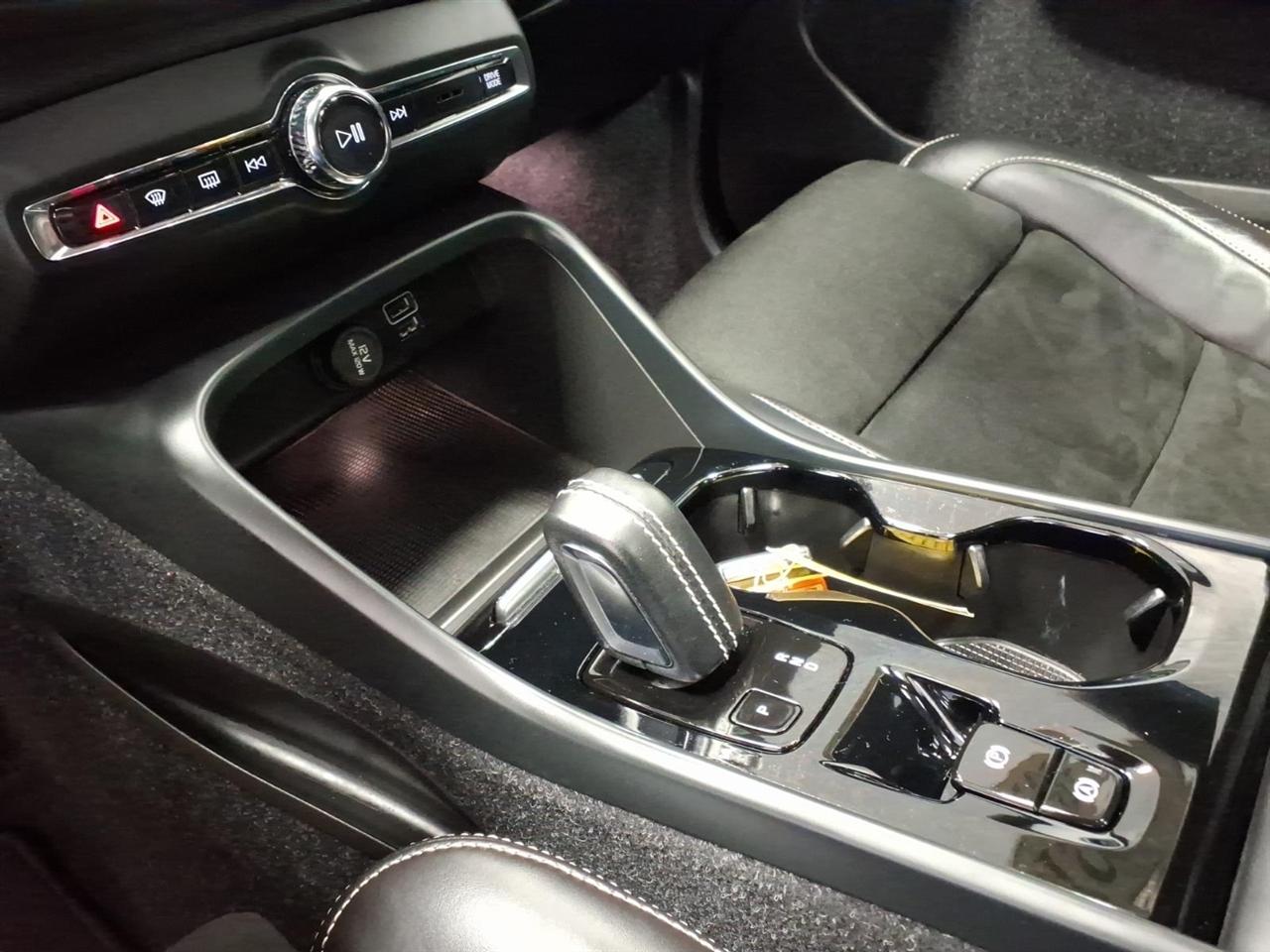 Volvo XC40 T5 AWD R-Design 2021