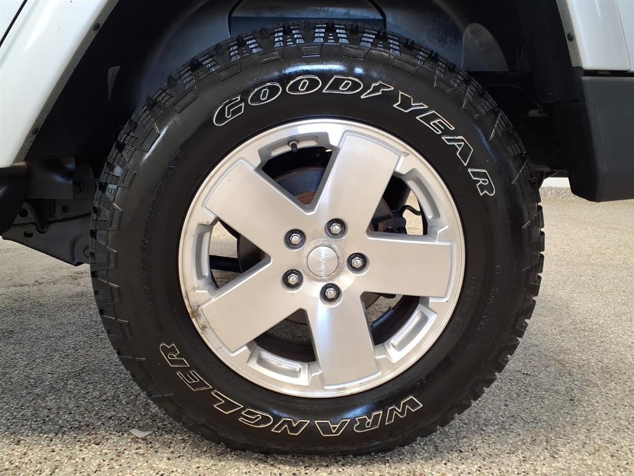 Jeep Wrangler 4WD 4dr Unlimited Sahara 2008