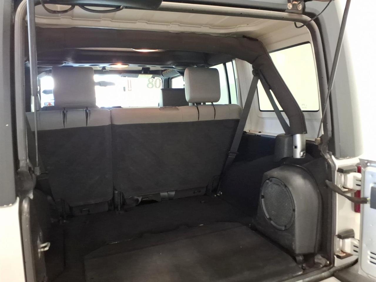Jeep Wrangler 4WD 4dr Unlimited Sahara 2008