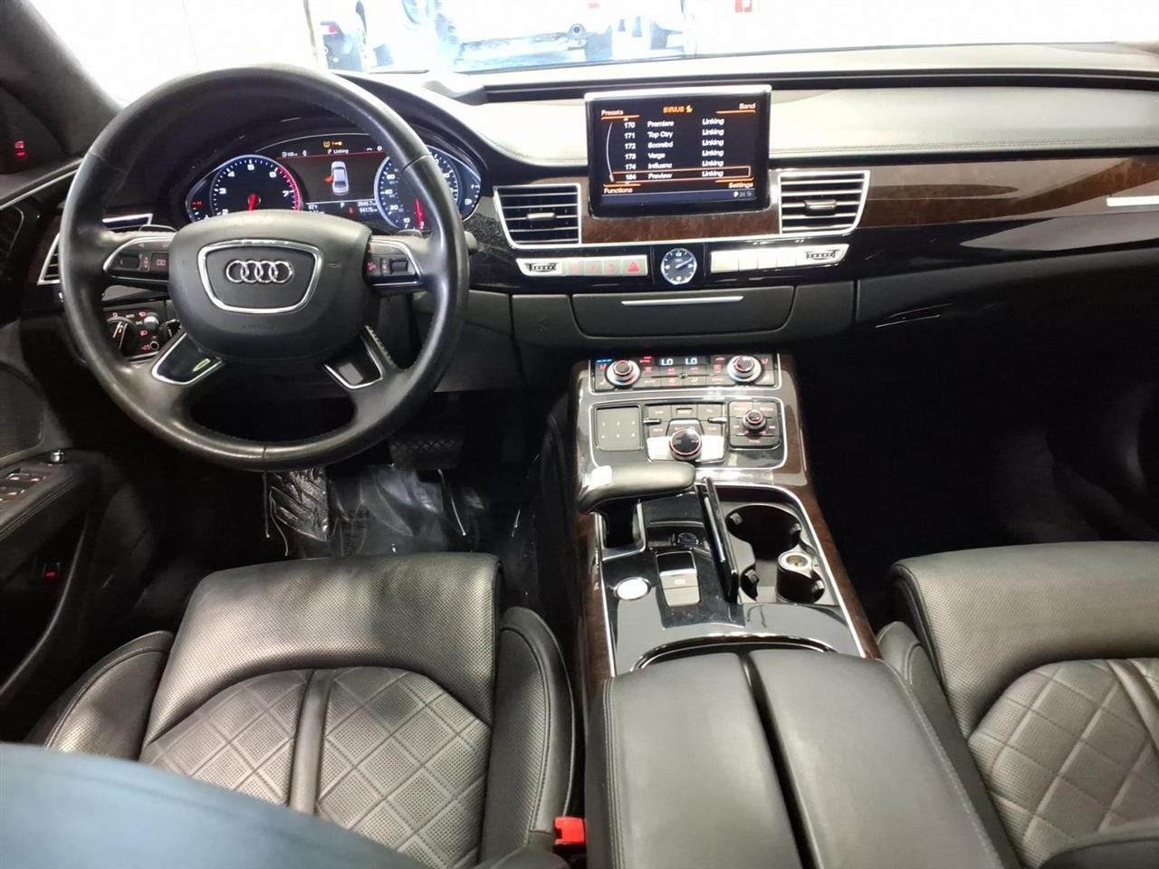 Audi A8 L 4dr Sdn 4.0T Sport 2017