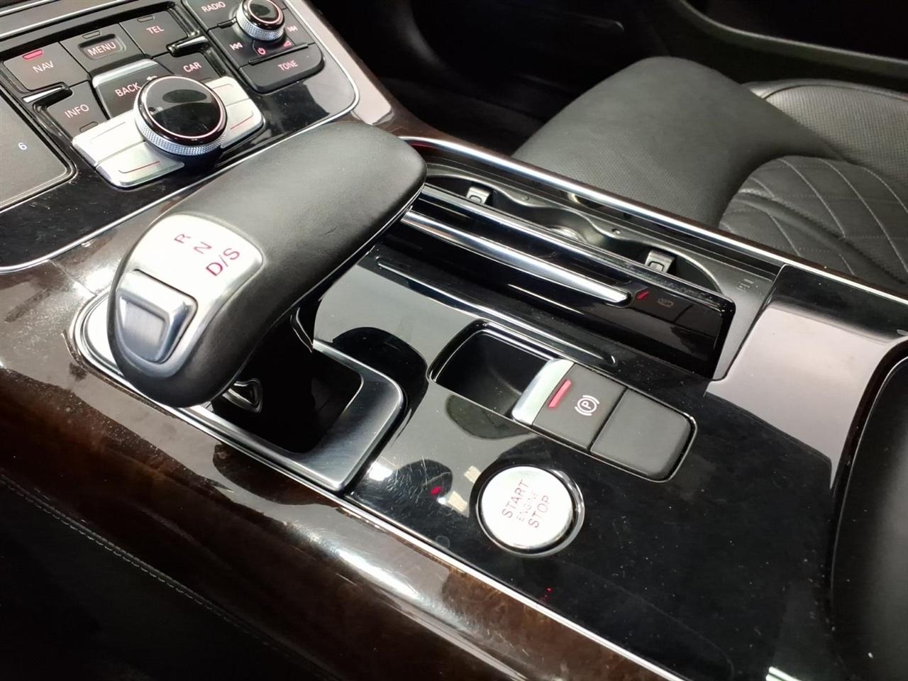 Audi A8 L 4dr Sdn 4.0T Sport 2017