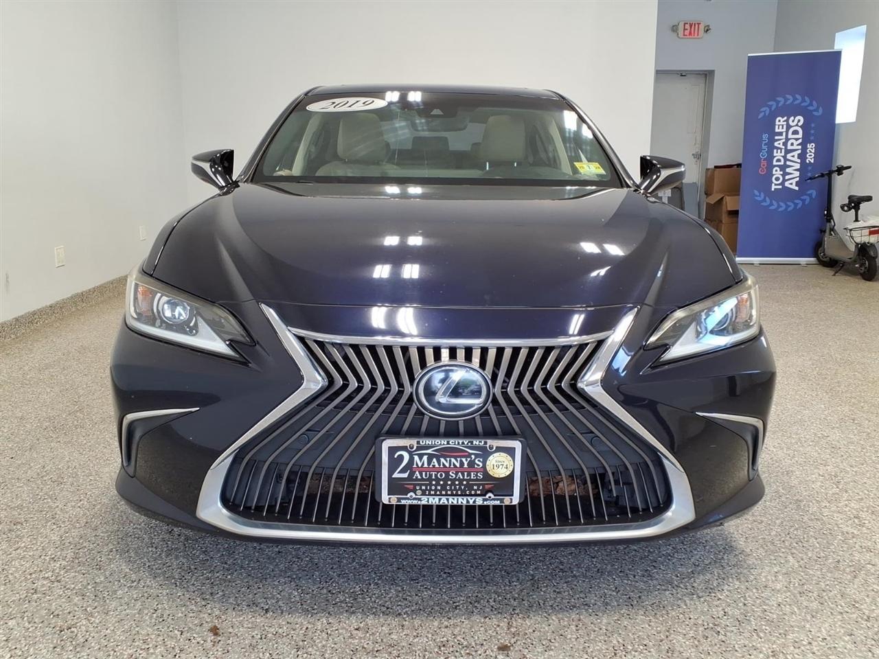 Lexus ES  2019
