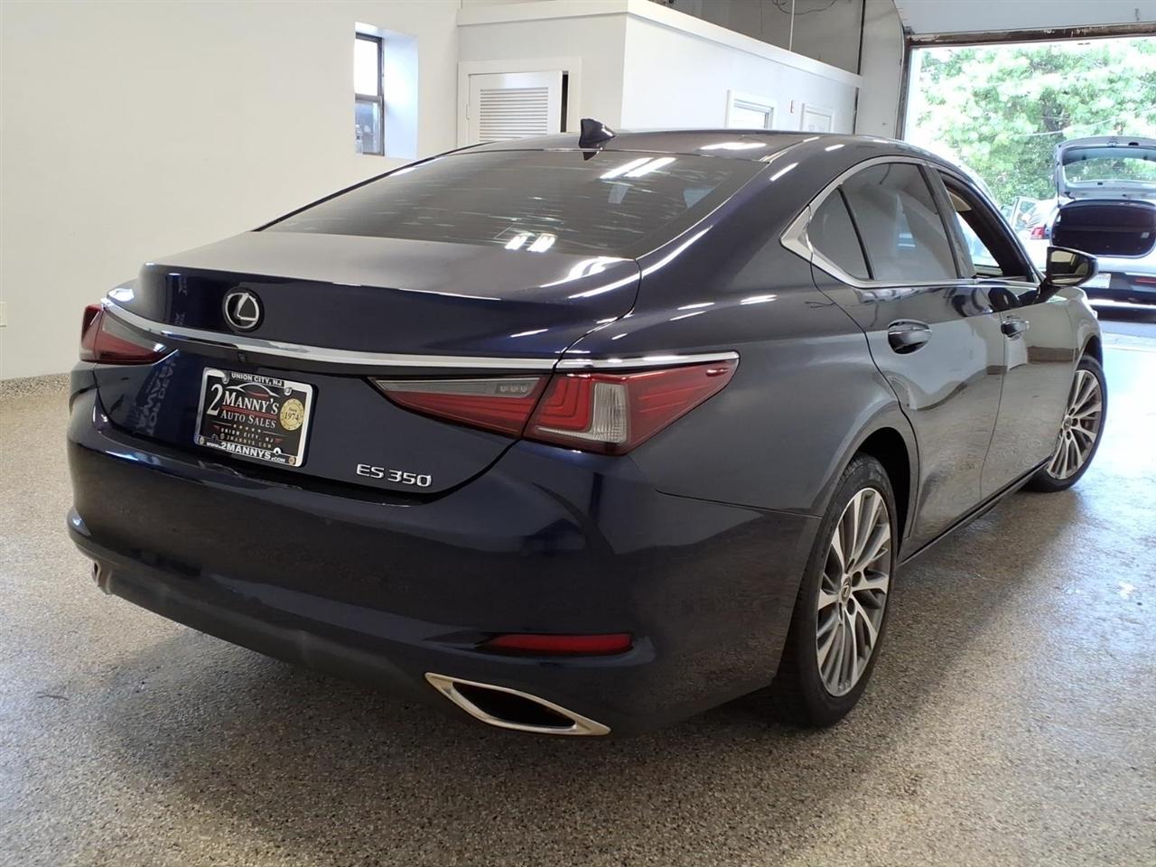 Lexus ES  2019