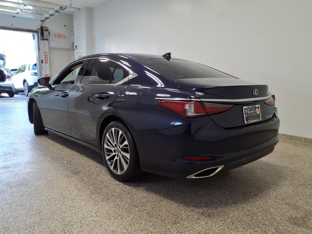Lexus ES  2019