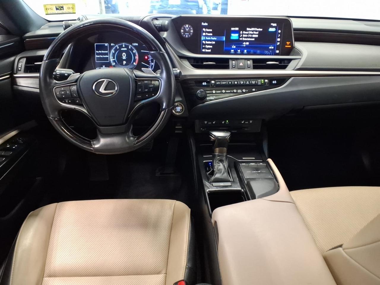 Lexus ES  2019