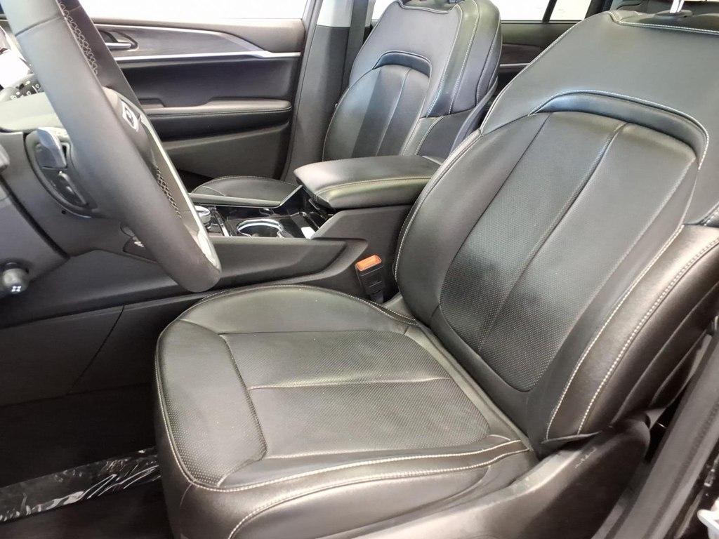 Jeep Grand Cherokee L photo 17