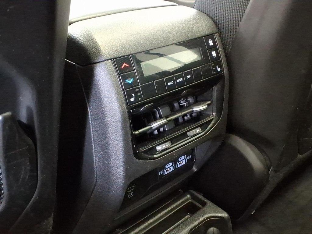 Jeep Grand Cherokee L photo 21