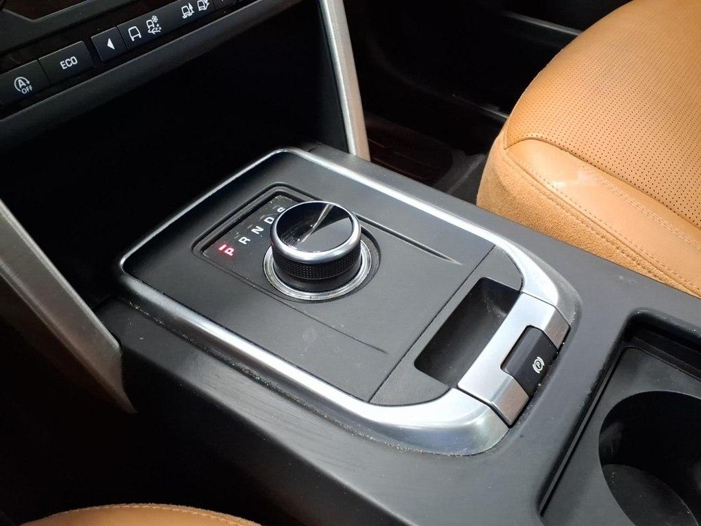 Land Rover Discovery Sport photo 16