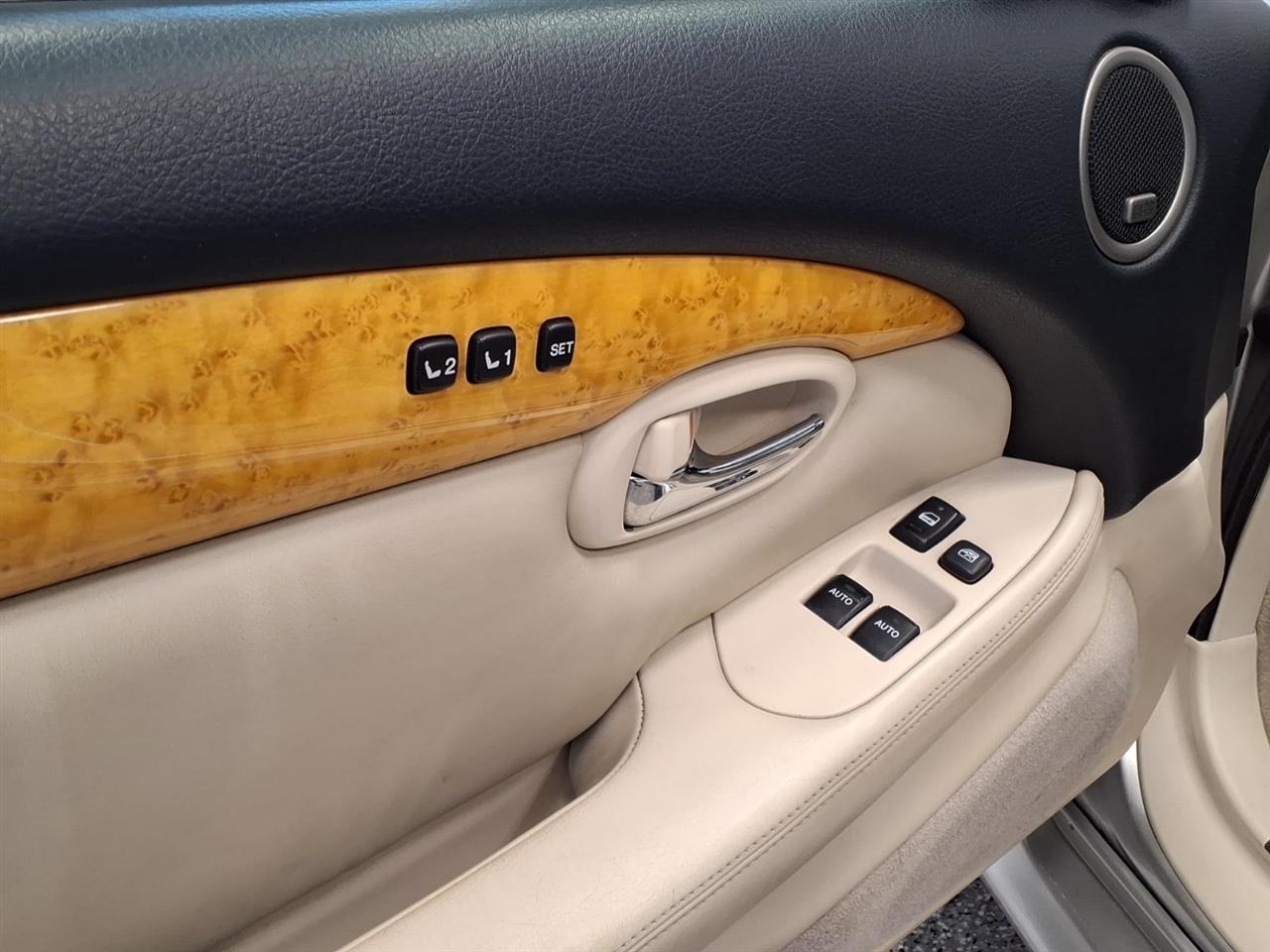 Lexus SC 430 2dr Convertible 2002