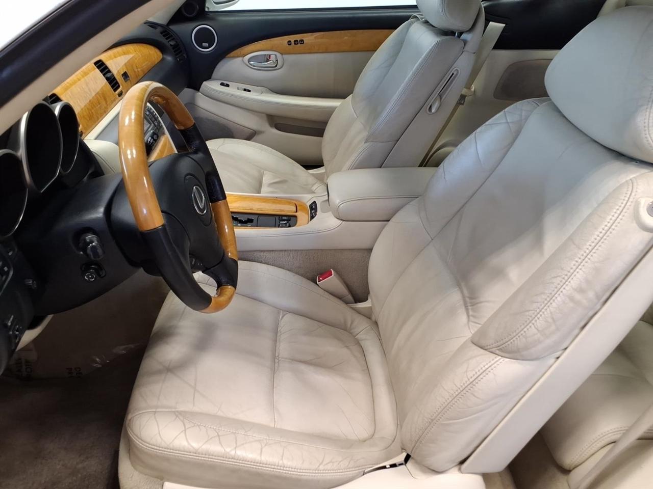 Lexus SC 430 2dr Convertible 2002