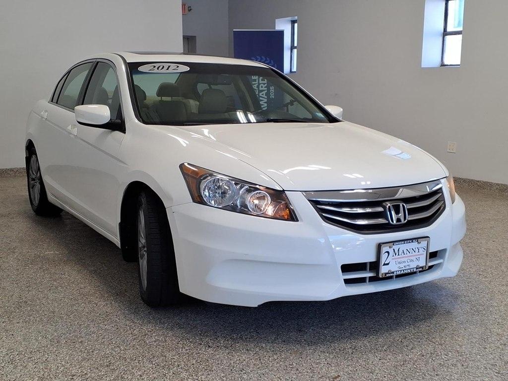 Honda Accord photo 3