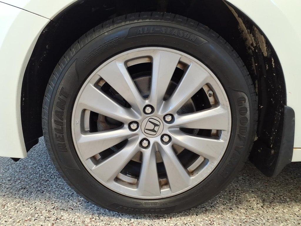 Honda Accord photo 7