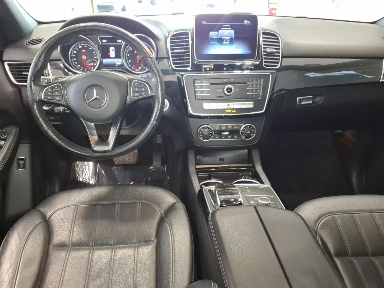 Mercedes-Benz GLE-Class photo 9