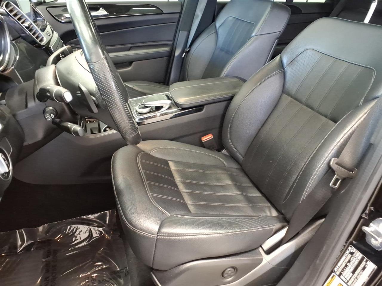 Mercedes-Benz GLE-Class photo 18