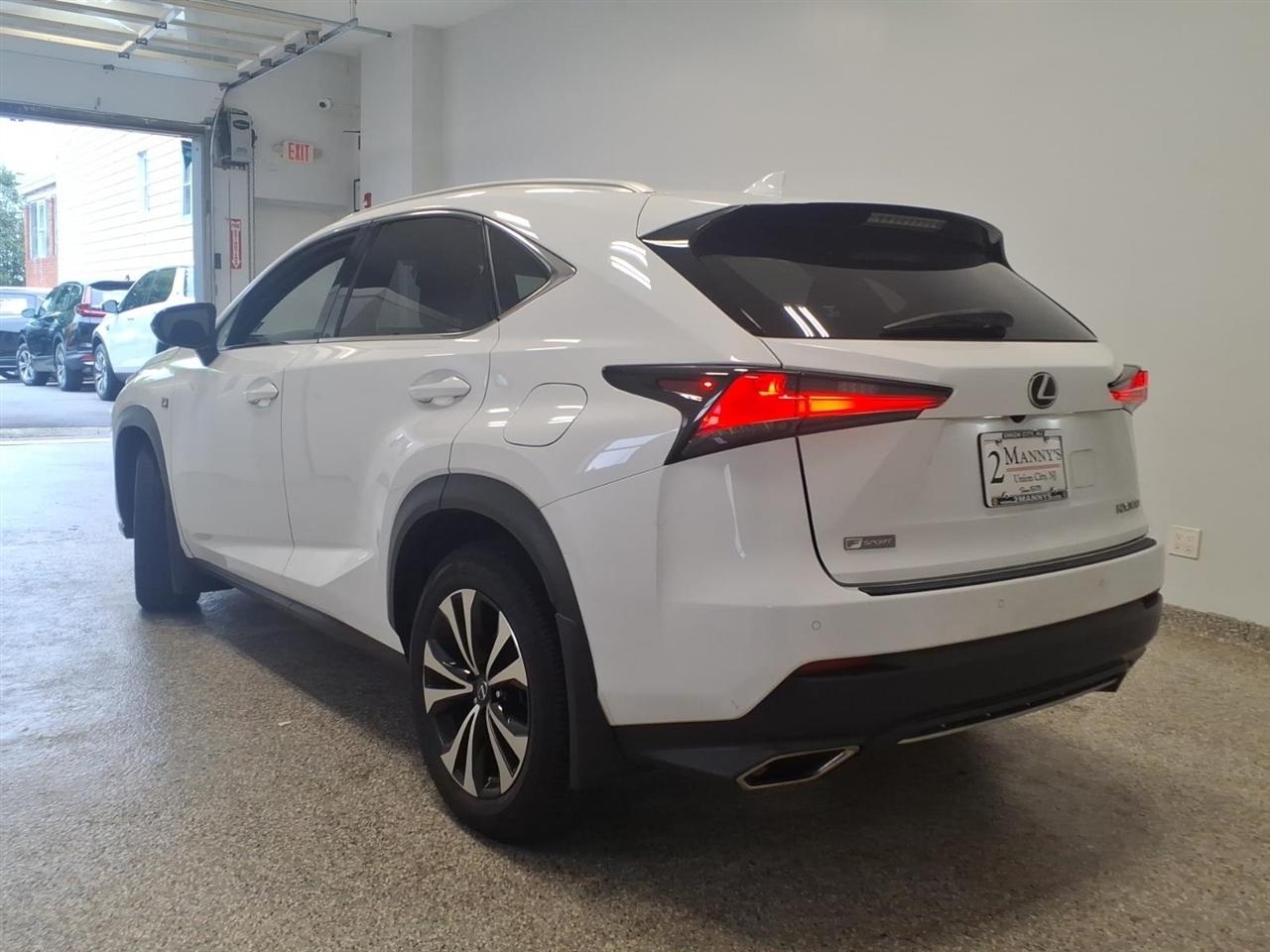 Lexus NX  2020