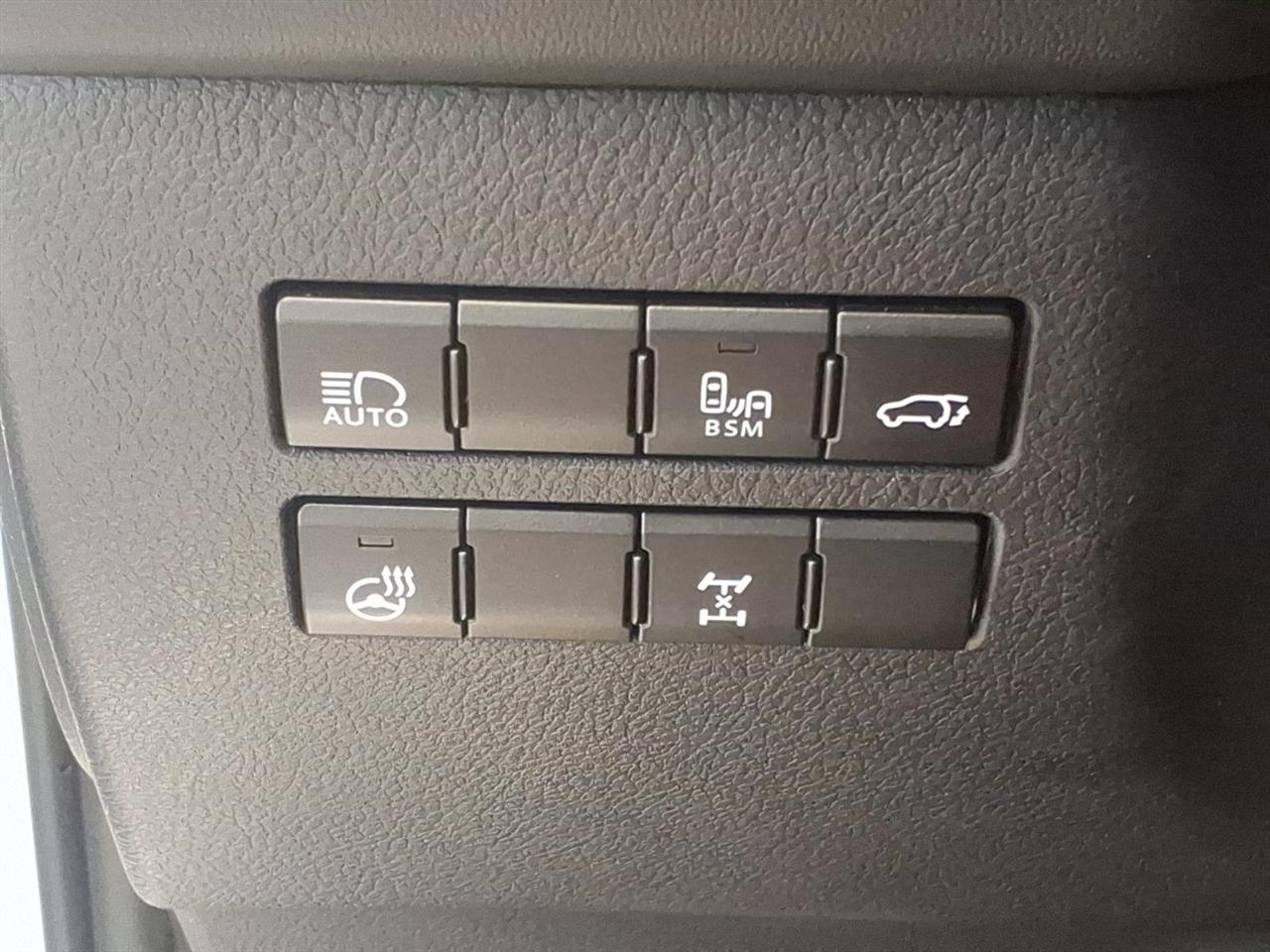 Lexus NX  2020