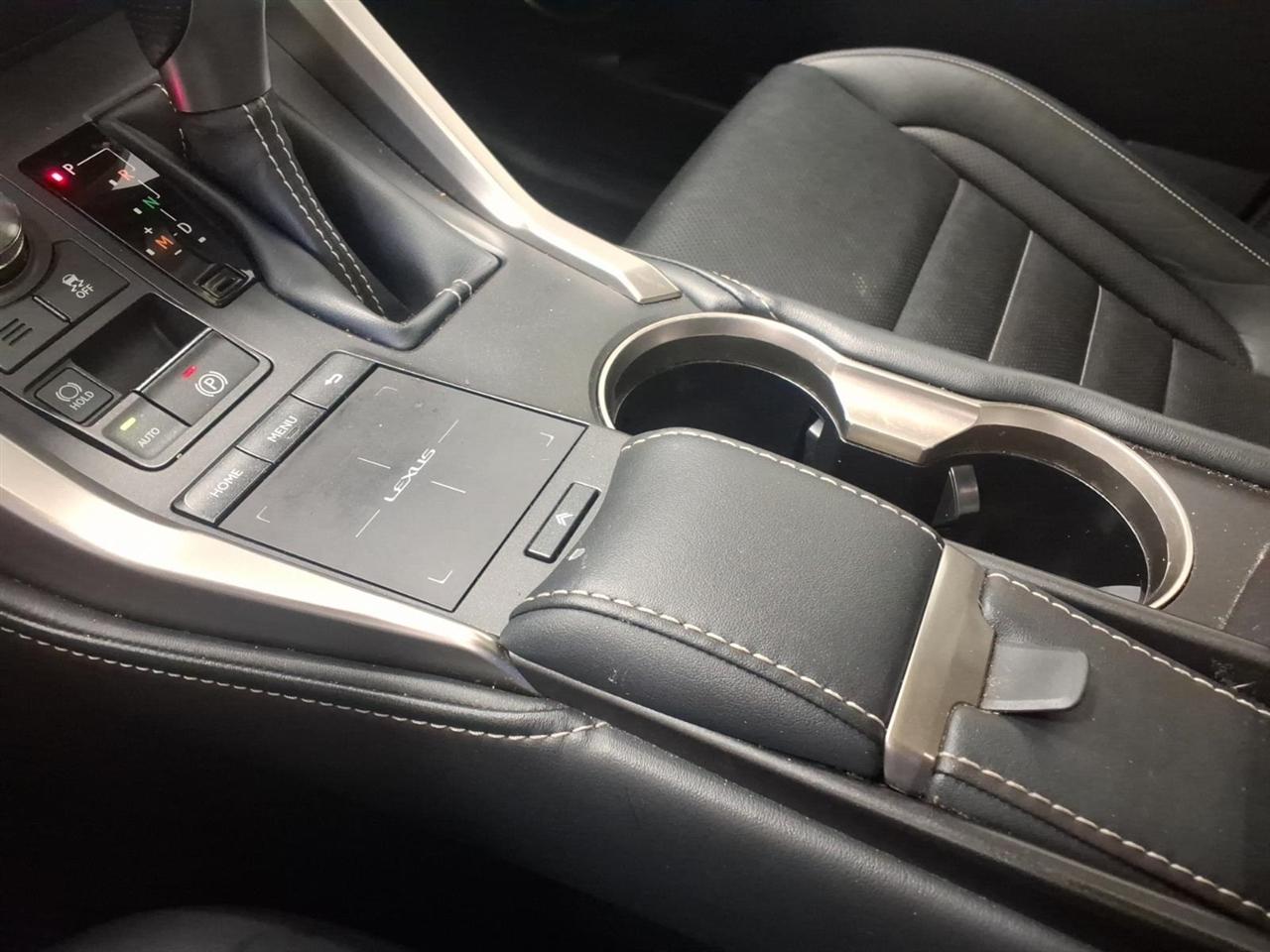 Lexus NX  2020
