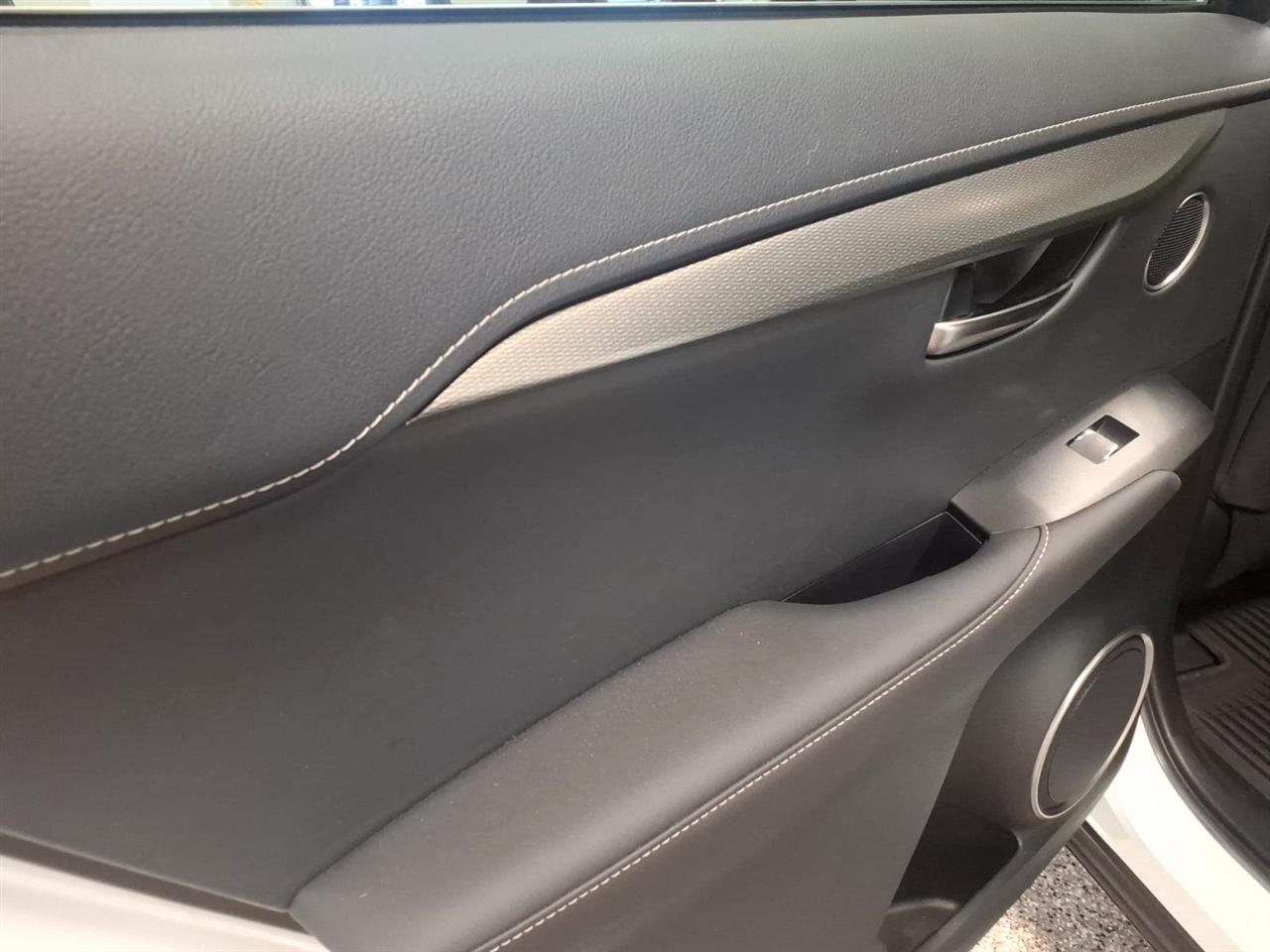 Lexus NX  2020