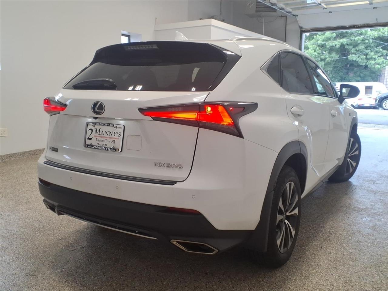 Lexus NX  2020