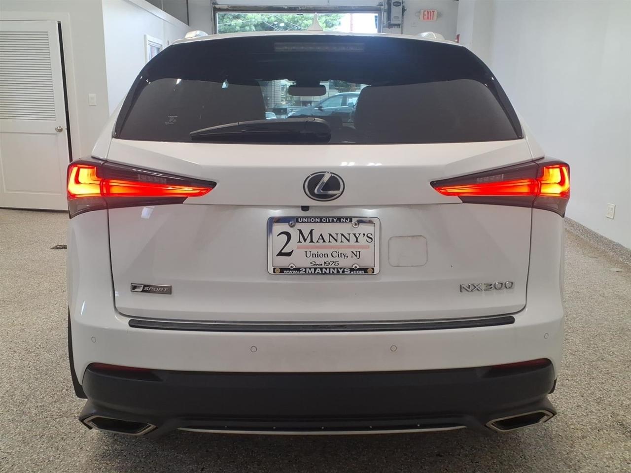 Lexus NX  2020
