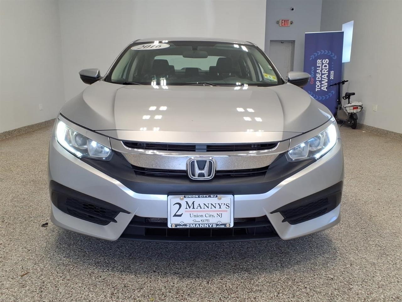 Honda Civic photo 2
