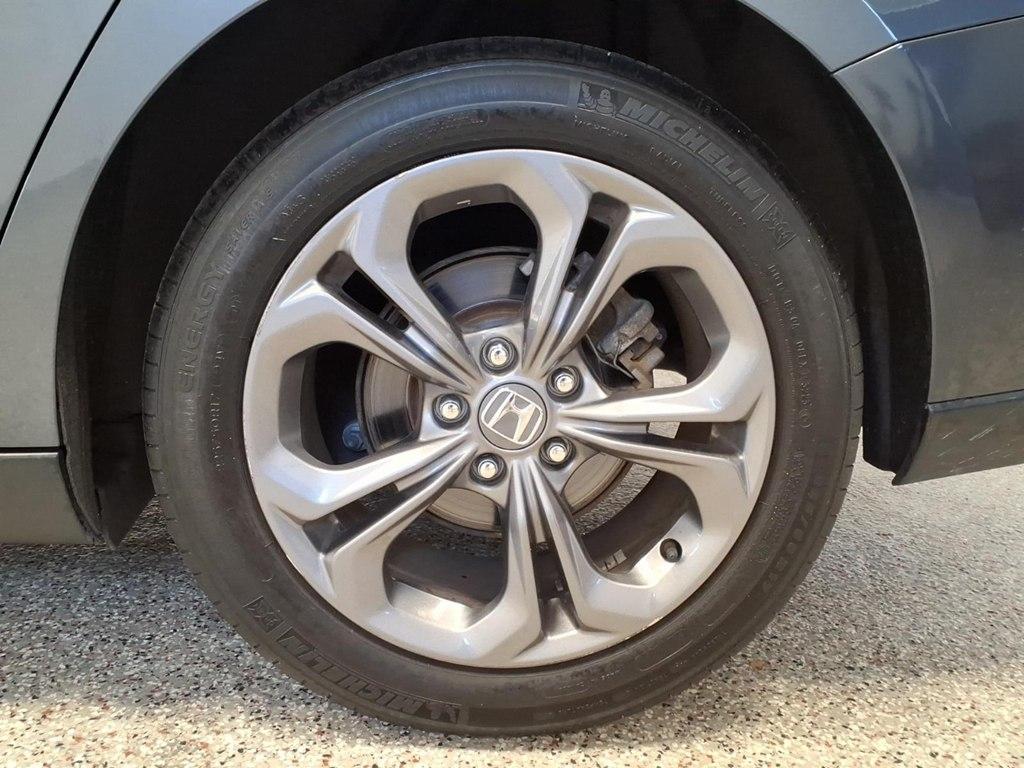 Honda Accord photo 7
