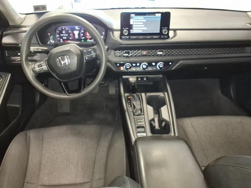 Honda Accord photo 9
