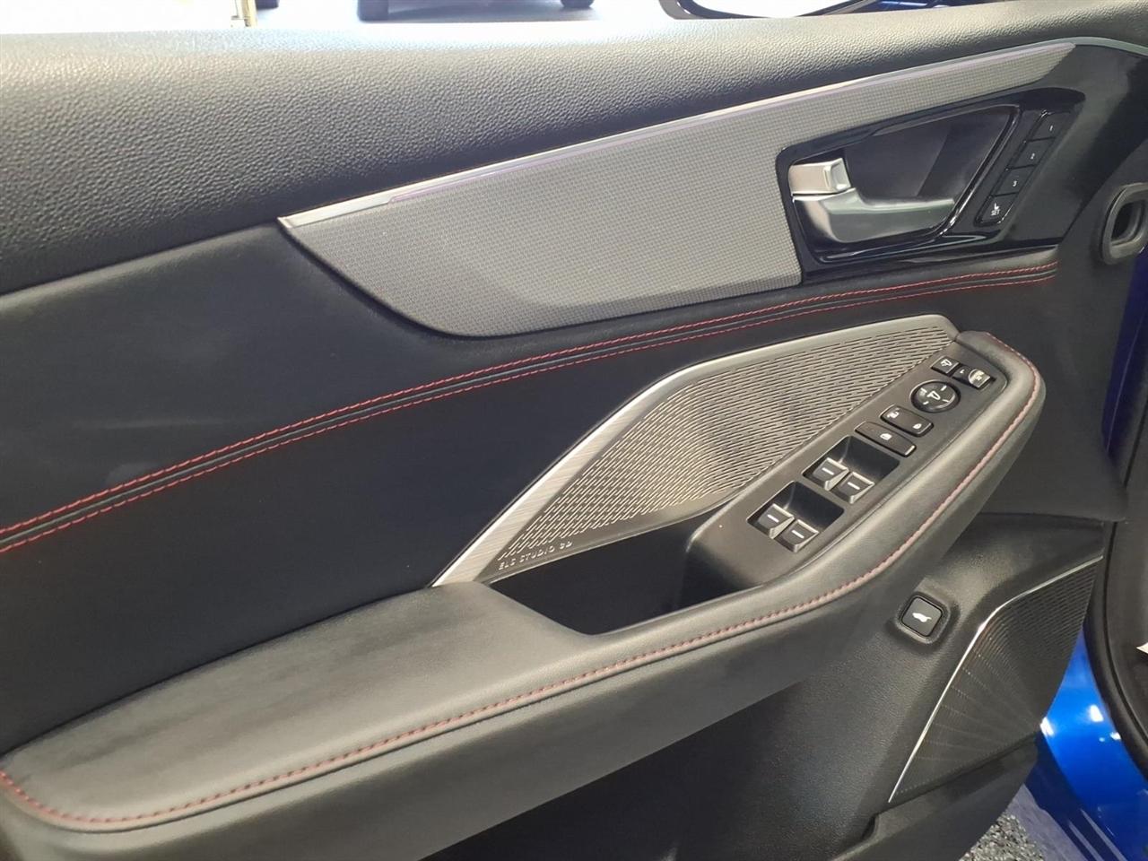 Acura MDX photo 8