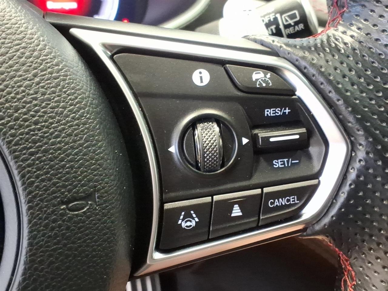 Acura MDX photo 12
