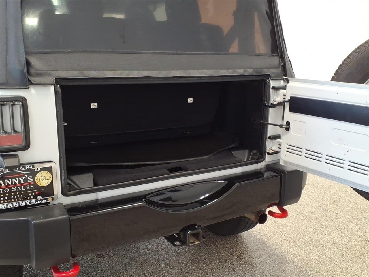Jeep Wrangler 4WD 2dr Willys Wheeler 2016