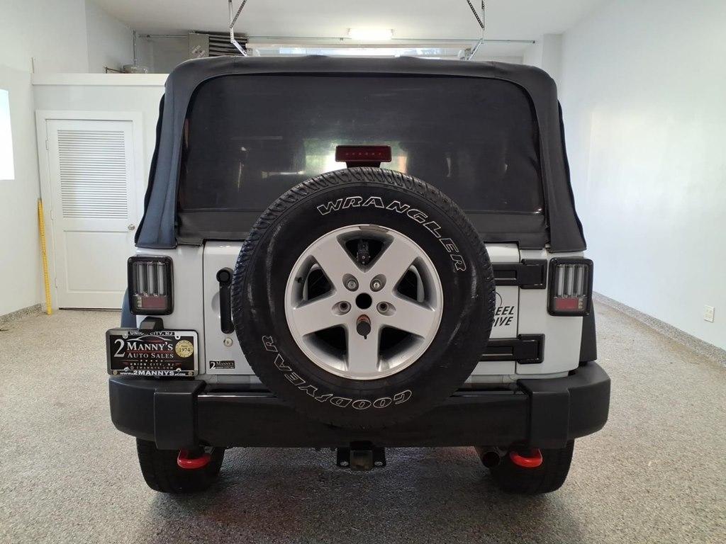 Jeep Wrangler 4WD 2dr Willys Wheeler 2016